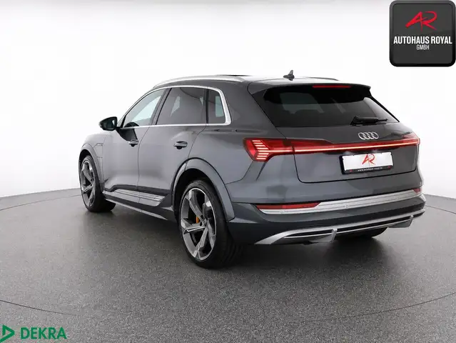 Audi E-Tron view 3