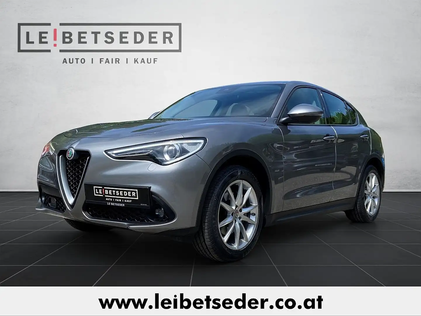 Alfa Romeo Stelvio Super 2,2 ATX AWD Grau - 1