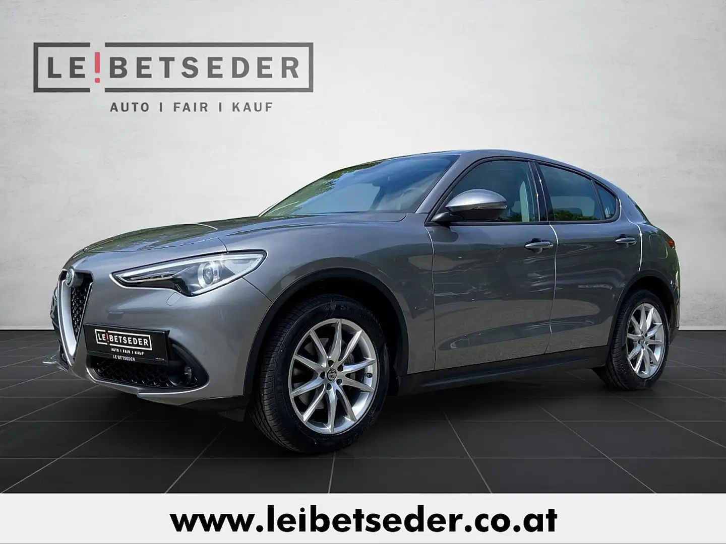 Alfa Romeo Stelvio Super 2,2 ATX AWD Grau - 2