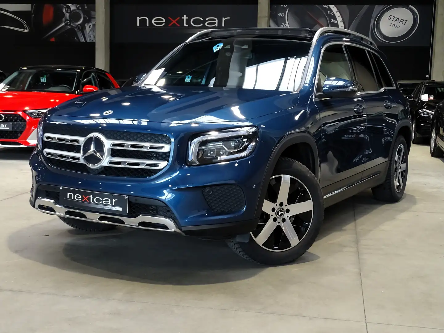 Mercedes-Benz GLB 200 Luxury 8GTRONIC *PANO-CUIR-LED-CAMERA-NAVI-PARK* Bleu - 1