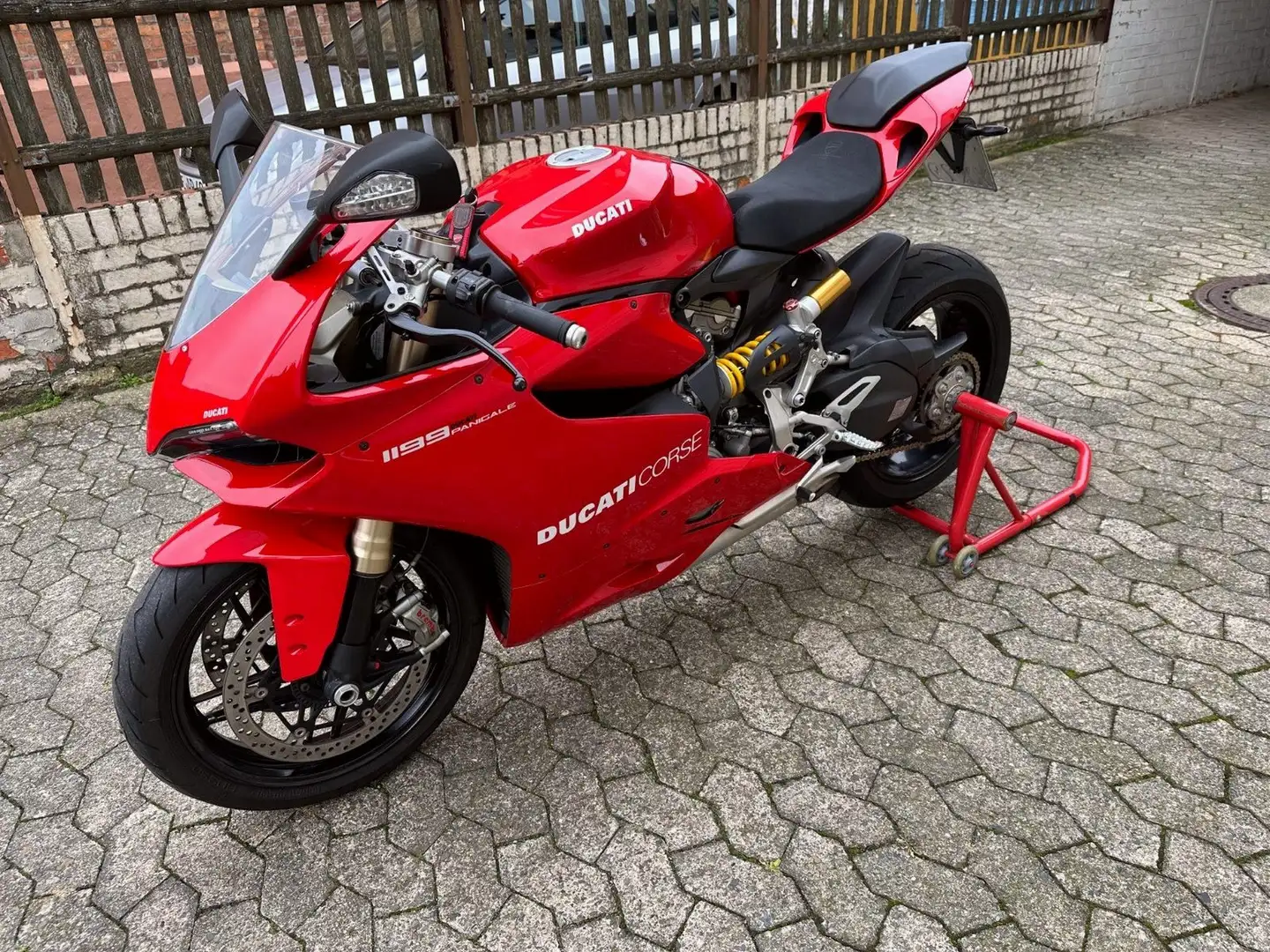 Ducati 1199 Panigale Rouge - 2