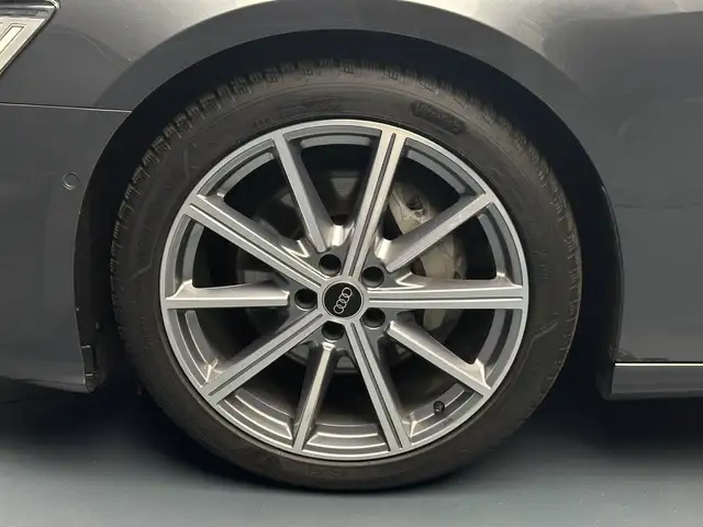 Audi A6 Avant view 9