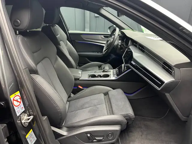 Audi A6 Avant view 10