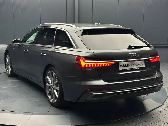 Audi A6 Avant view 3