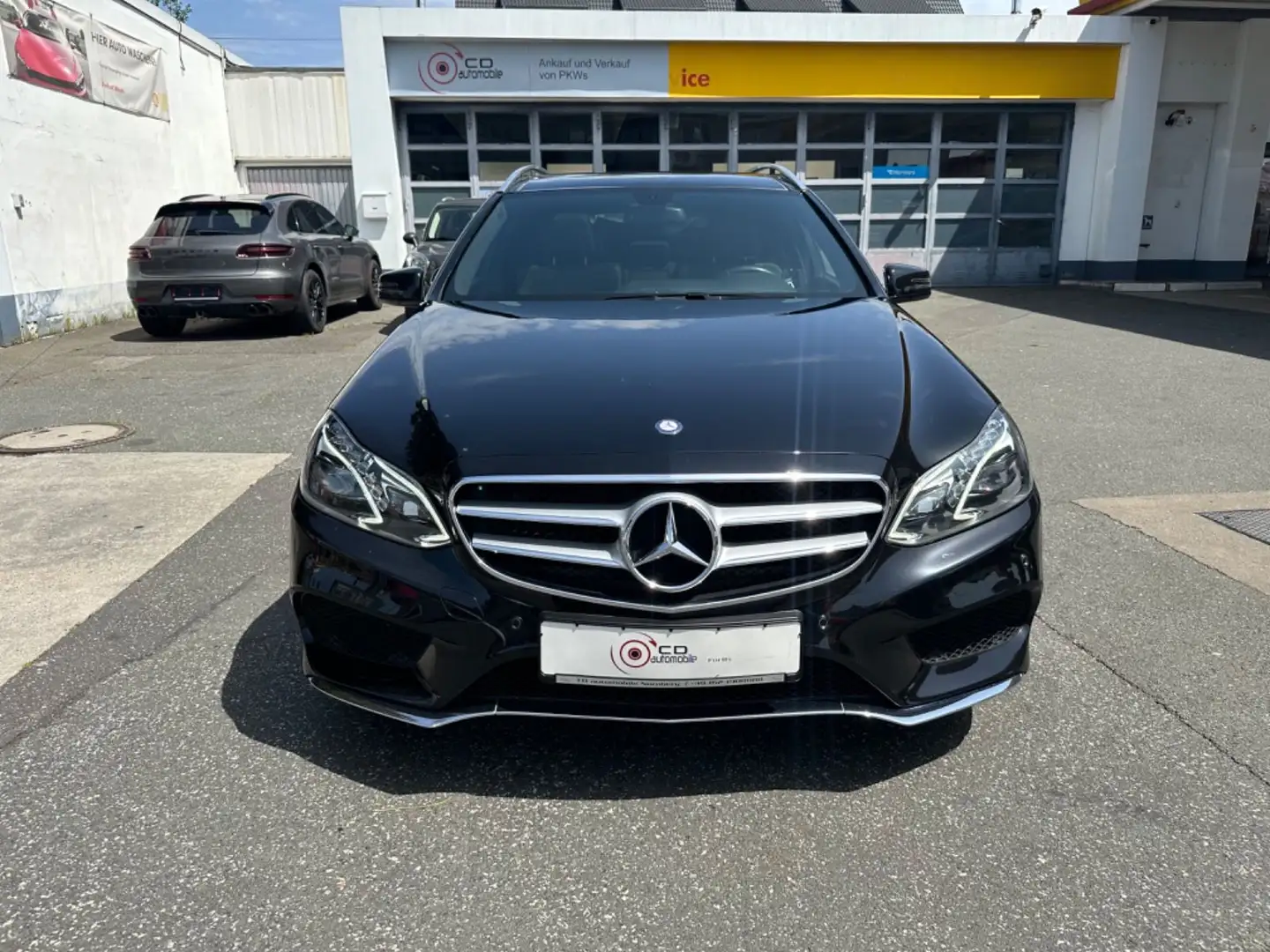 Mercedes-Benz E 220 E -Klasse T-Modell E 220 CDI  AMG Line Schwarz - 1