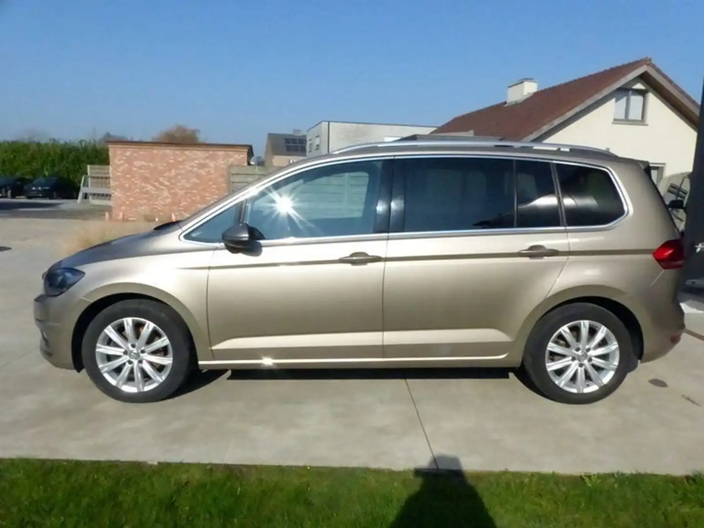 Volkswagen Touran Highline Automaat Navi ACC Beige - 2