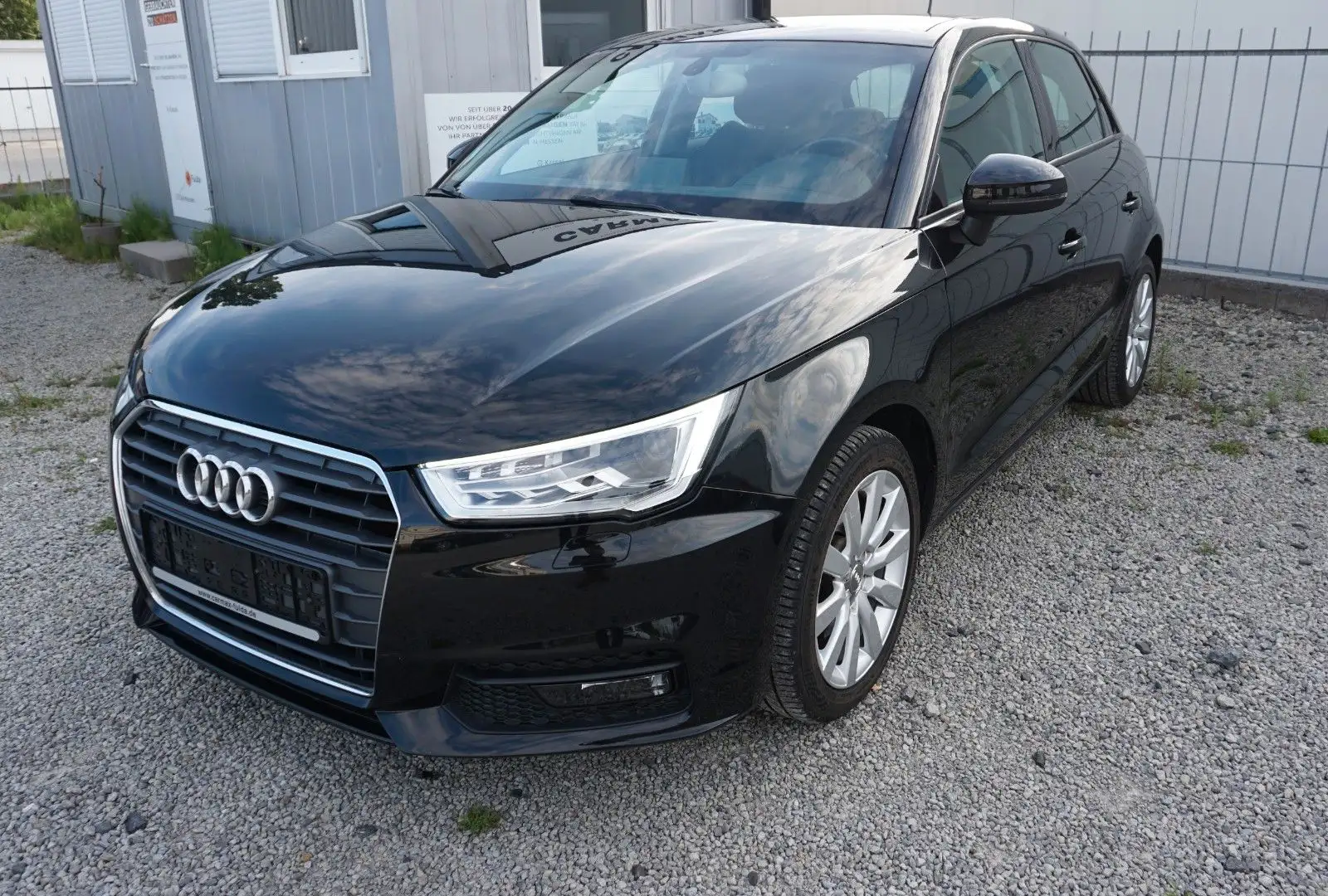 Audi A1 Sportback design Xenon, SH, SD, PDC, HU NEU Black - 1