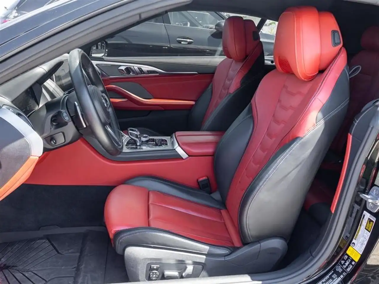 BMW 8 Series снимка BMW 8 Series