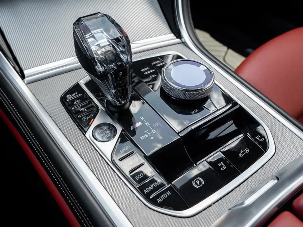 BMW 8 Series снимка BMW 8 Series