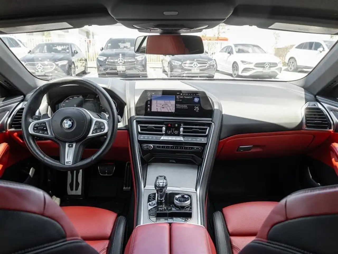 BMW 8 Series снимка BMW 8 Series