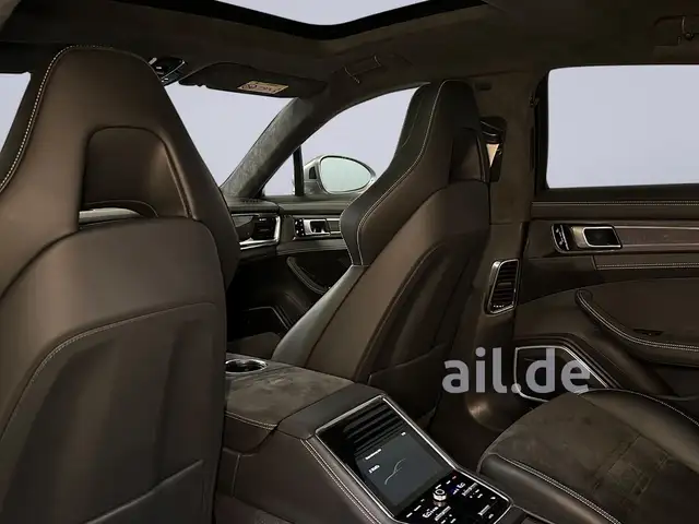 Porsche Panamera view 14