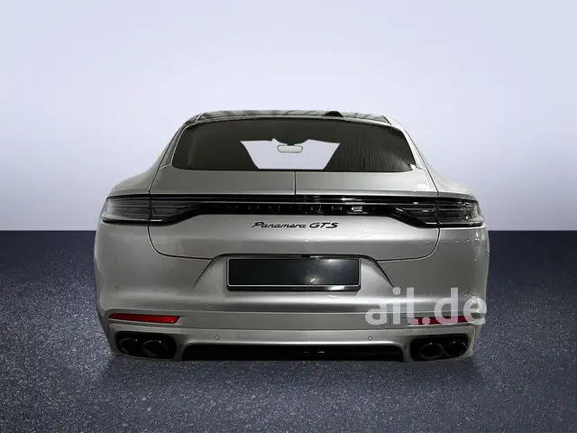 Porsche Panamera view 11