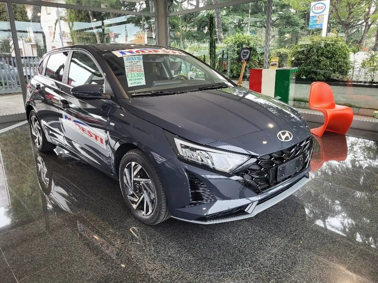 Hyundai i20 1.0 T-GDI 48V DTC 100cv PRIME KM0 febbraio 2024 Šedá - 1