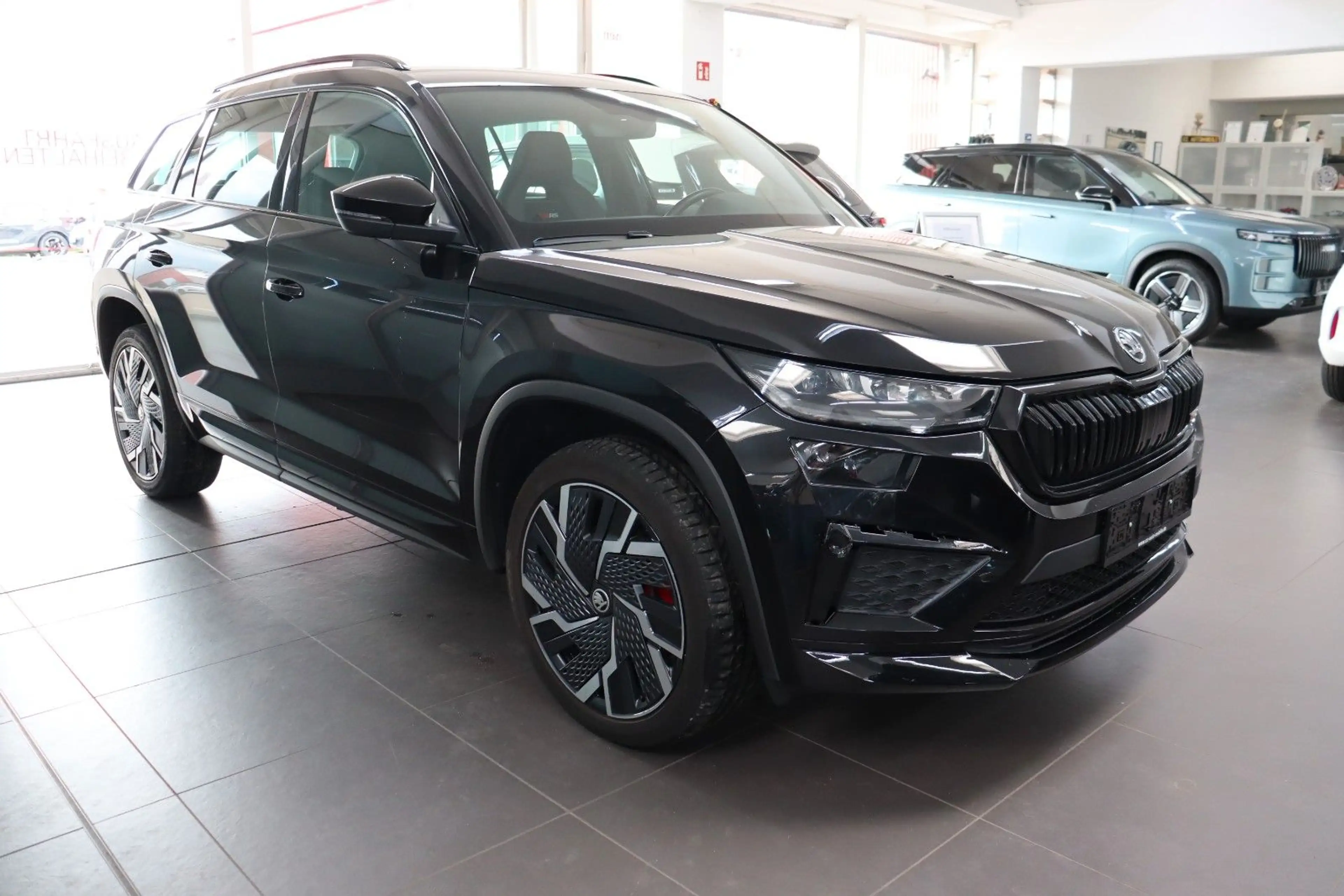 Skoda Kodiaq RS 4x4 FL Navi/ACC/e.Heck/R-Cam SOFORT — photo 3