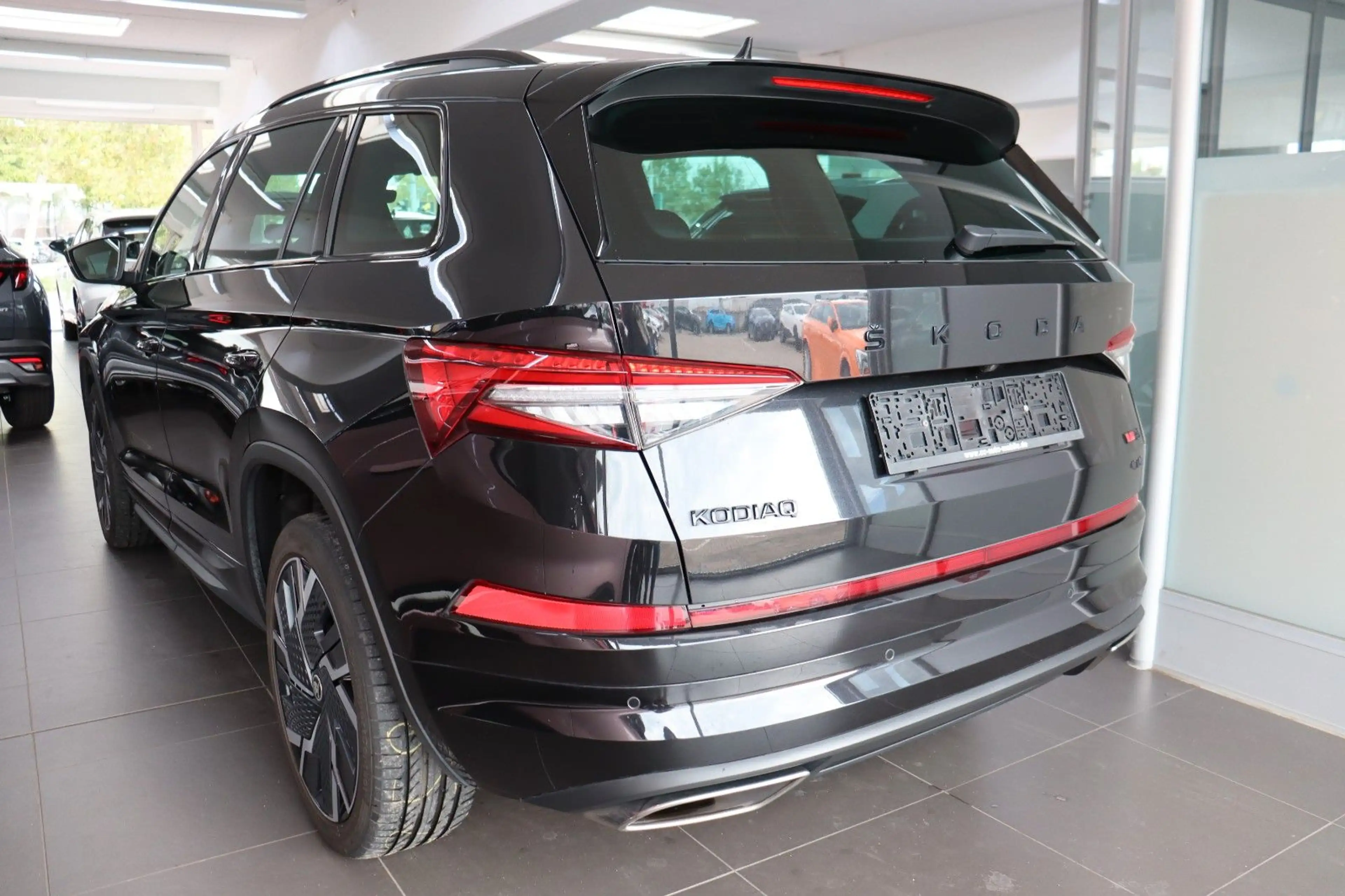 Skoda Kodiaq RS 4x4 FL Navi/ACC/e.Heck/R-Cam SOFORT — photo 6