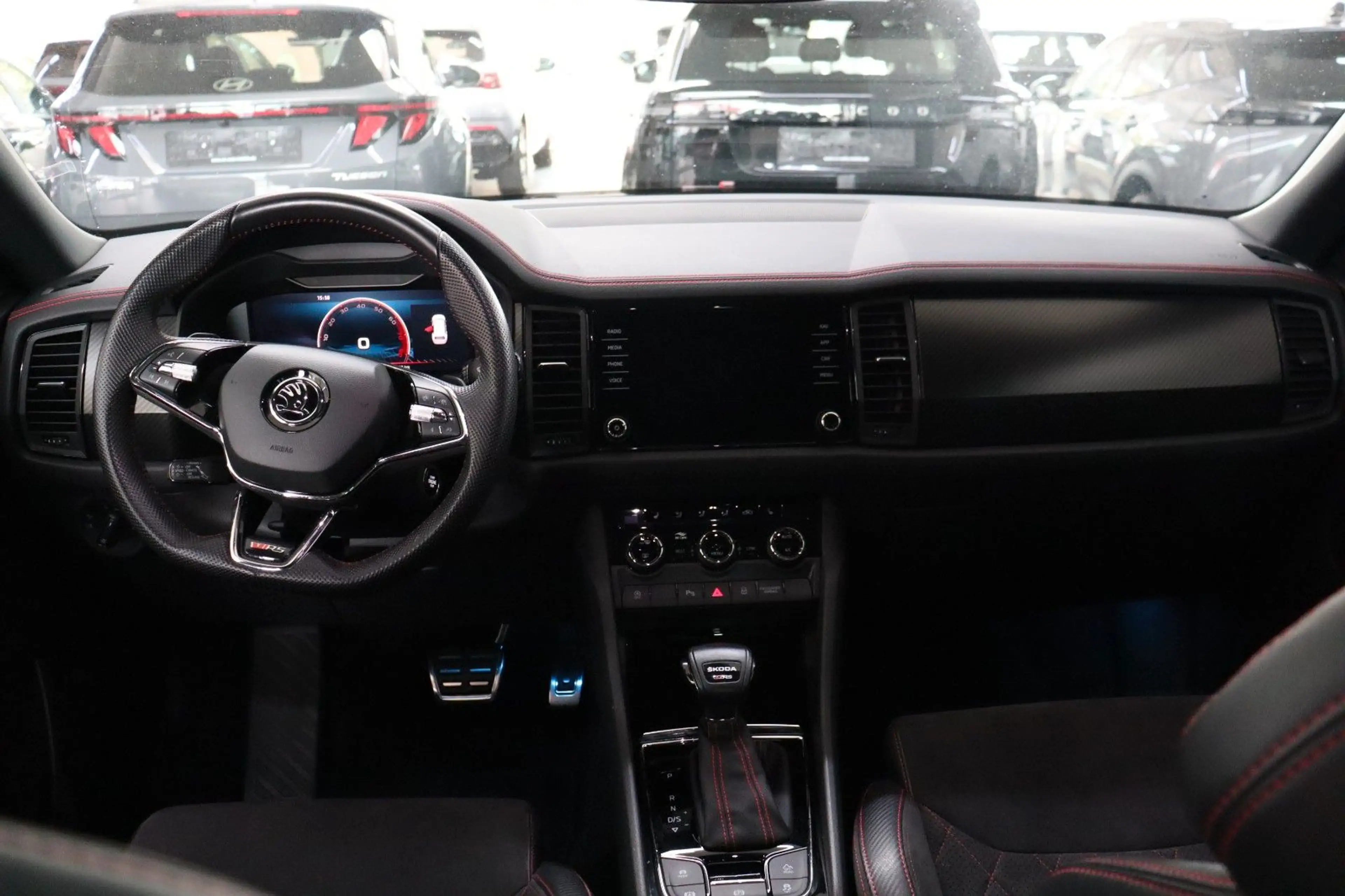Skoda Kodiaq RS 4x4 FL Navi/ACC/e.Heck/R-Cam SOFORT — photo 7