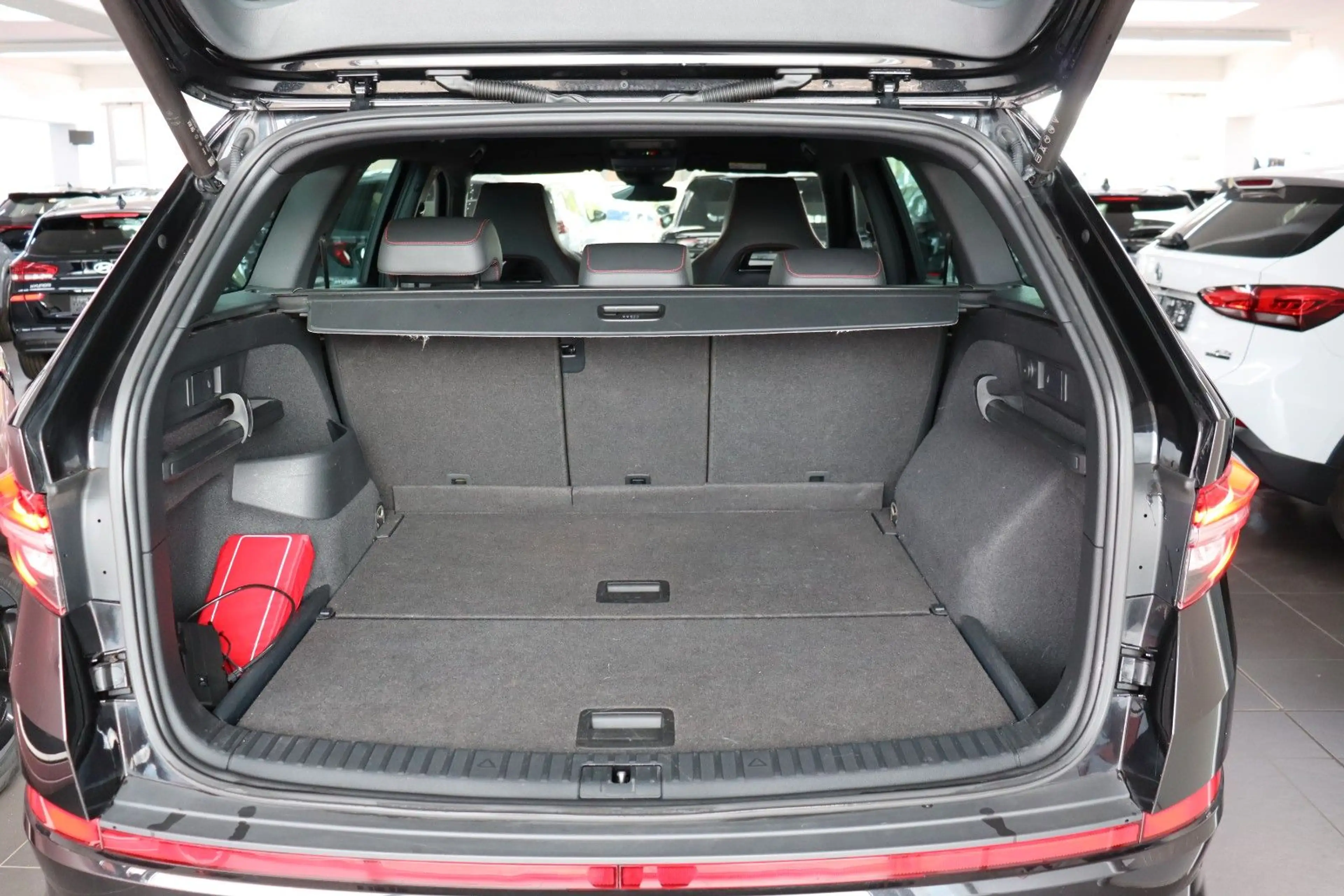 Skoda Kodiaq RS 4x4 FL Navi/ACC/e.Heck/R-Cam SOFORT — photo 15
