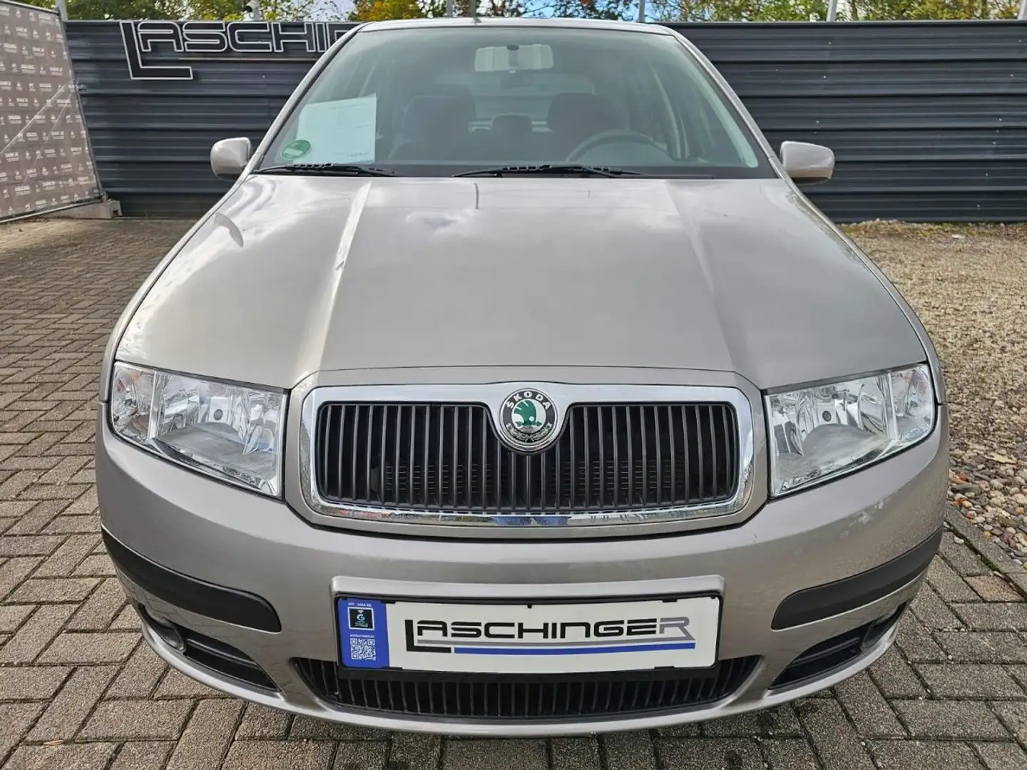 Skoda Fabia 1.4 1. HAND AUTOMATIK SHZ KLIMA PDC TEMPO Beige - 2