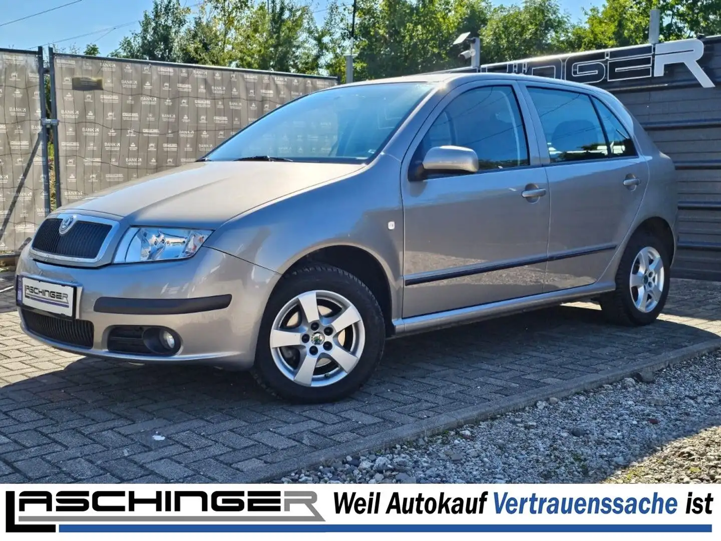 Skoda Fabia 1.4 1. HAND AUTOMATIK SHZ KLIMA PDC TEMPO Beige - 1