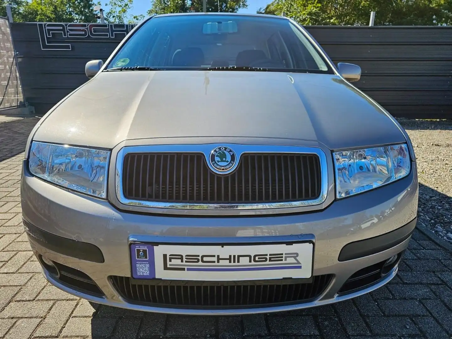 Skoda Fabia 1.4 1. HAND AUTOMATIK SHZ KLIMA PDC TEMPO Beige - 2