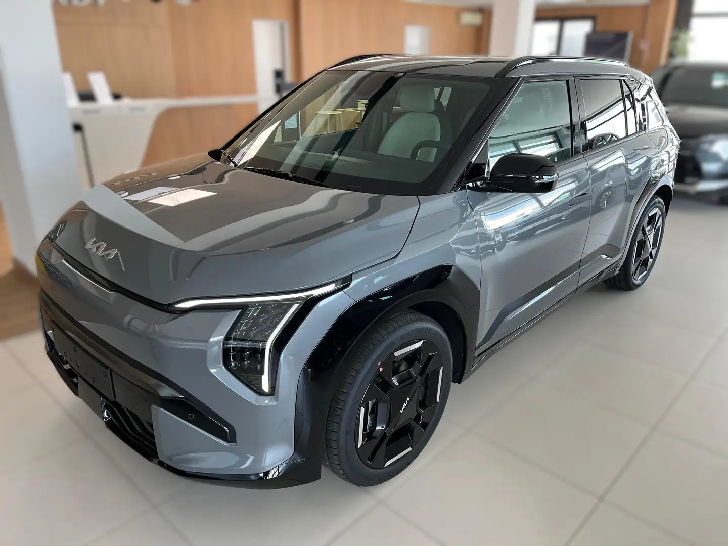 Kia EV3 81.4 kWh Long Range GT-line (PRONTA CONSEGNA) Šedá - 2