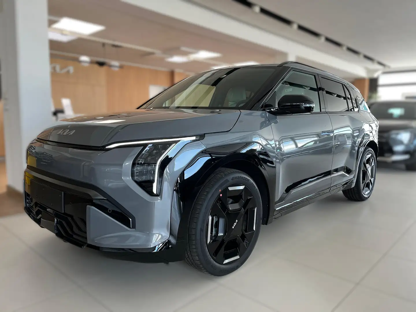 Kia EV3 81.4 kWh Long Range GT-line (PRONTA CONSEGNA) Šedá - 1