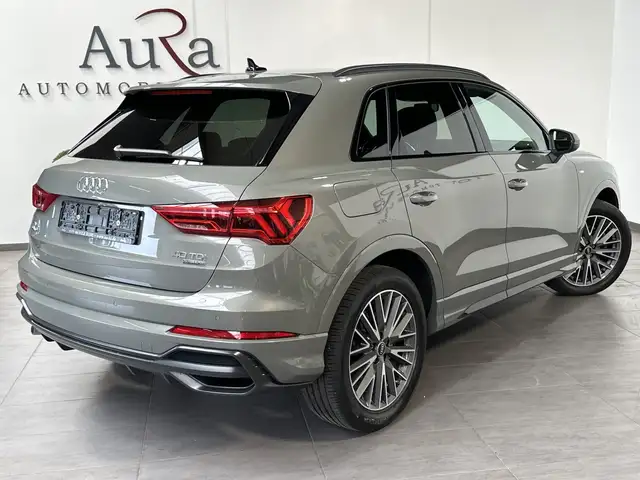 Audi Q3 view 4