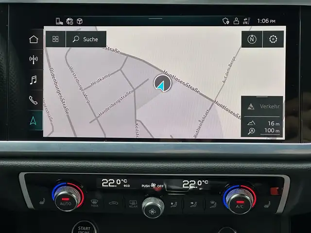 Audi Q3 view 14