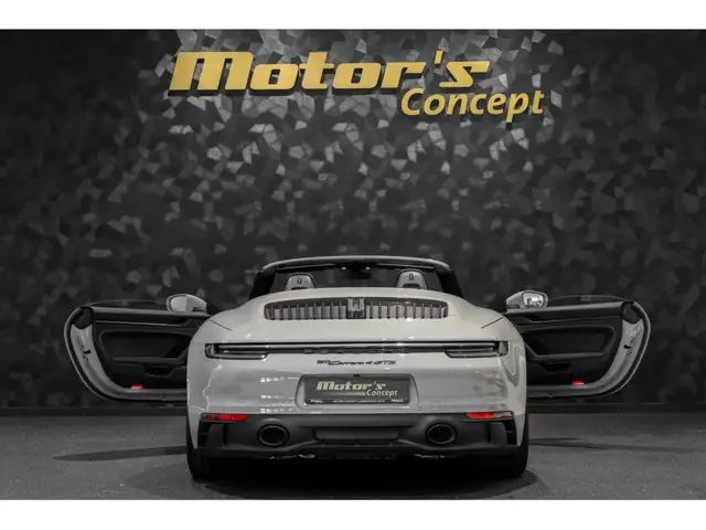 Porsche 992 view 5