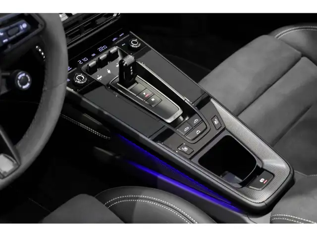 Porsche 992 view 13