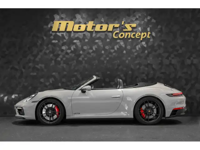 Porsche 992 view 2