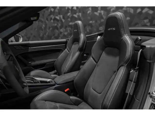 Porsche 992 view 10