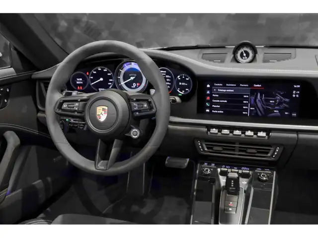 Porsche 992 view 11