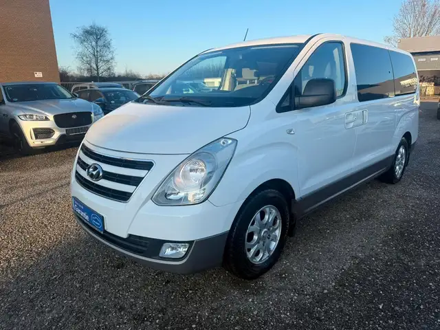 Hyundai H-1 Travel 2.5 D/8 Sitze/Autom./Standheizung/AHK