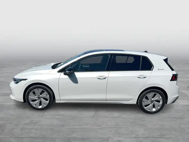 Volkswagen Golf view 2