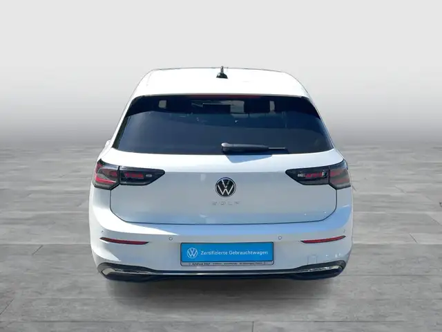 Volkswagen Golf view 4
