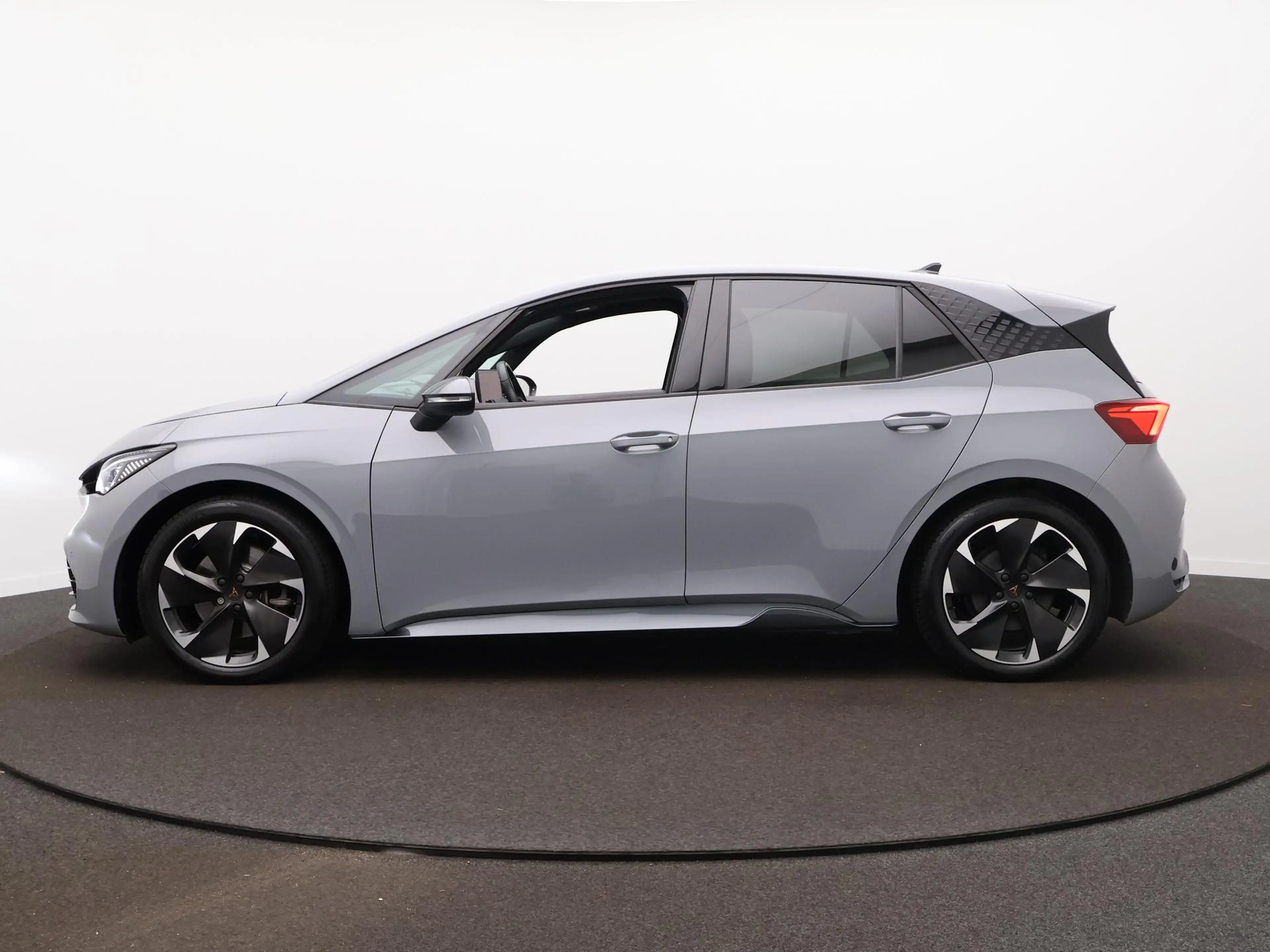 CUPRA Born Impulse 62 kWh | ACC | Stoelverwarming | Navi | — photo 9