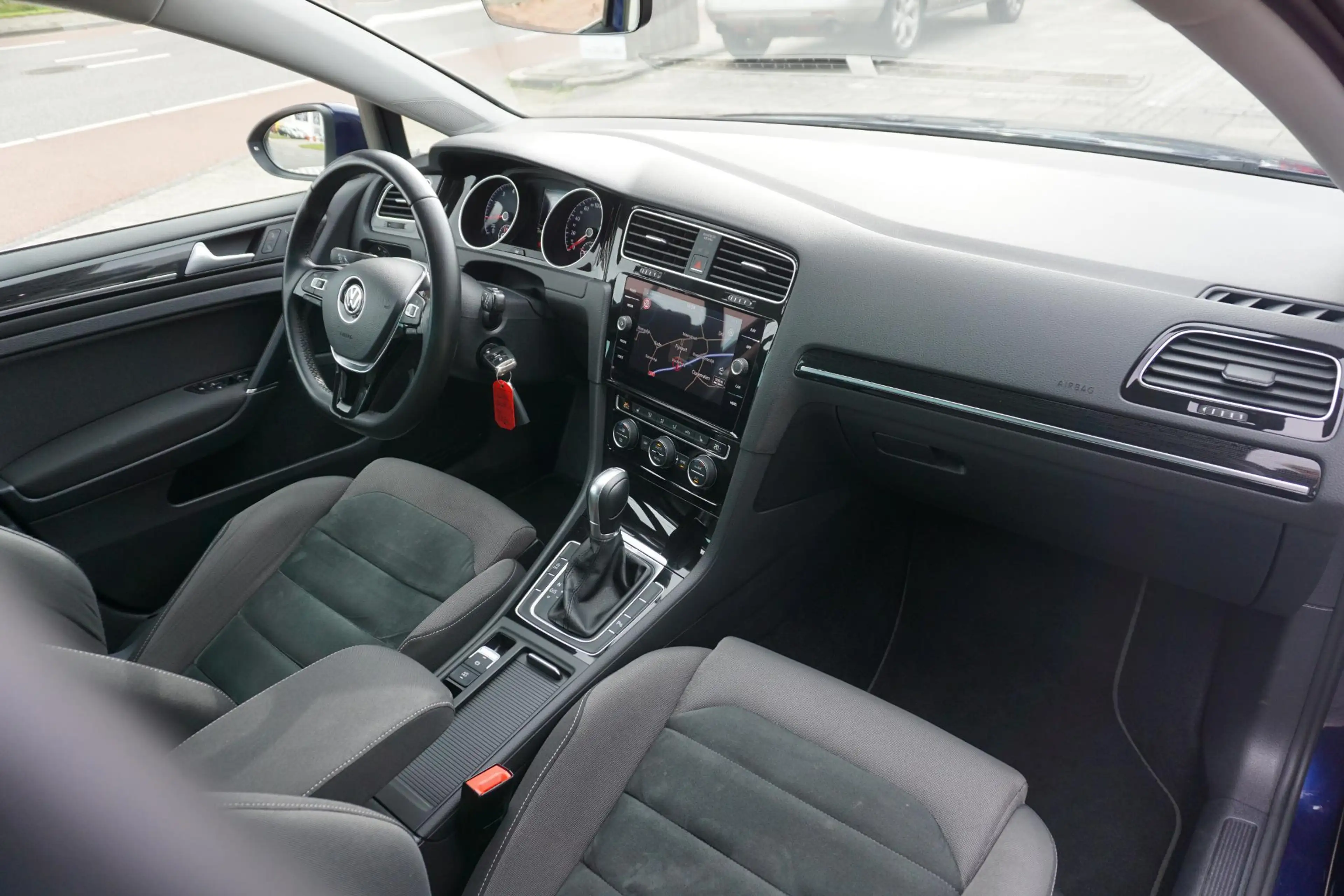 Volkswagen Golf Variant 1.5 TSI Highline — photo 9