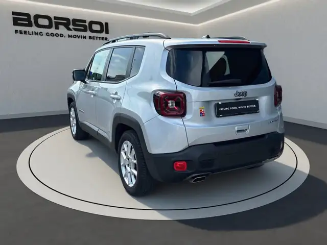 Jeep Renegade view 3