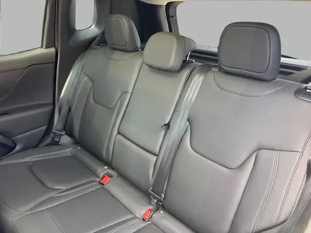 Jeep Renegade view 15