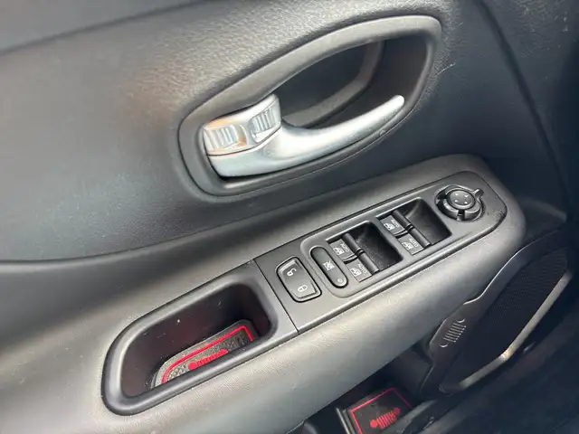 Jeep Renegade view 13