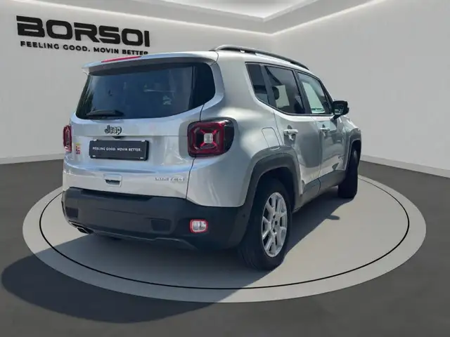Jeep Renegade view 5