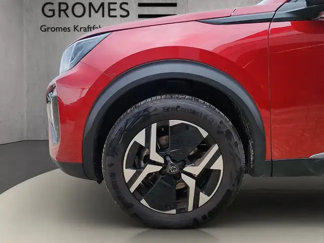 Peugeot 2008 view 11