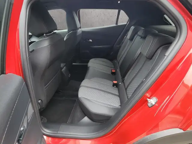 Peugeot 2008 view 8