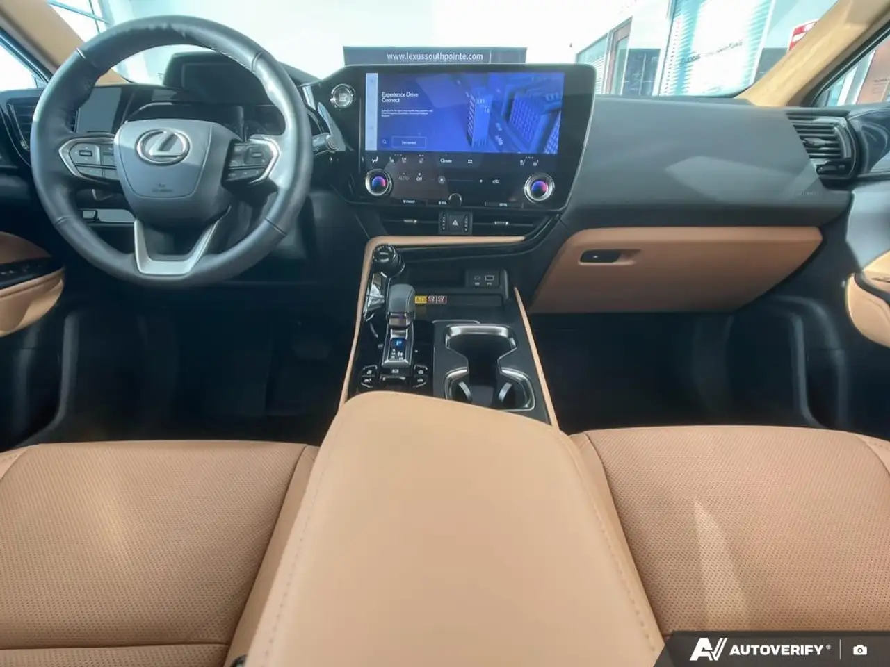 Lexus NX снимка Lexus NX
