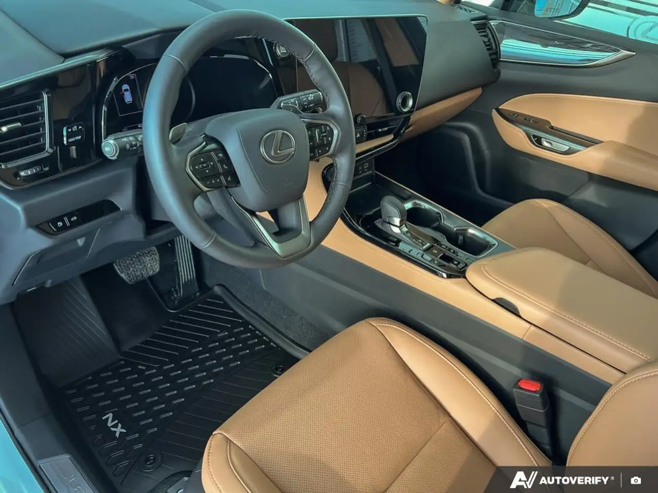 Lexus NX снимка Lexus NX