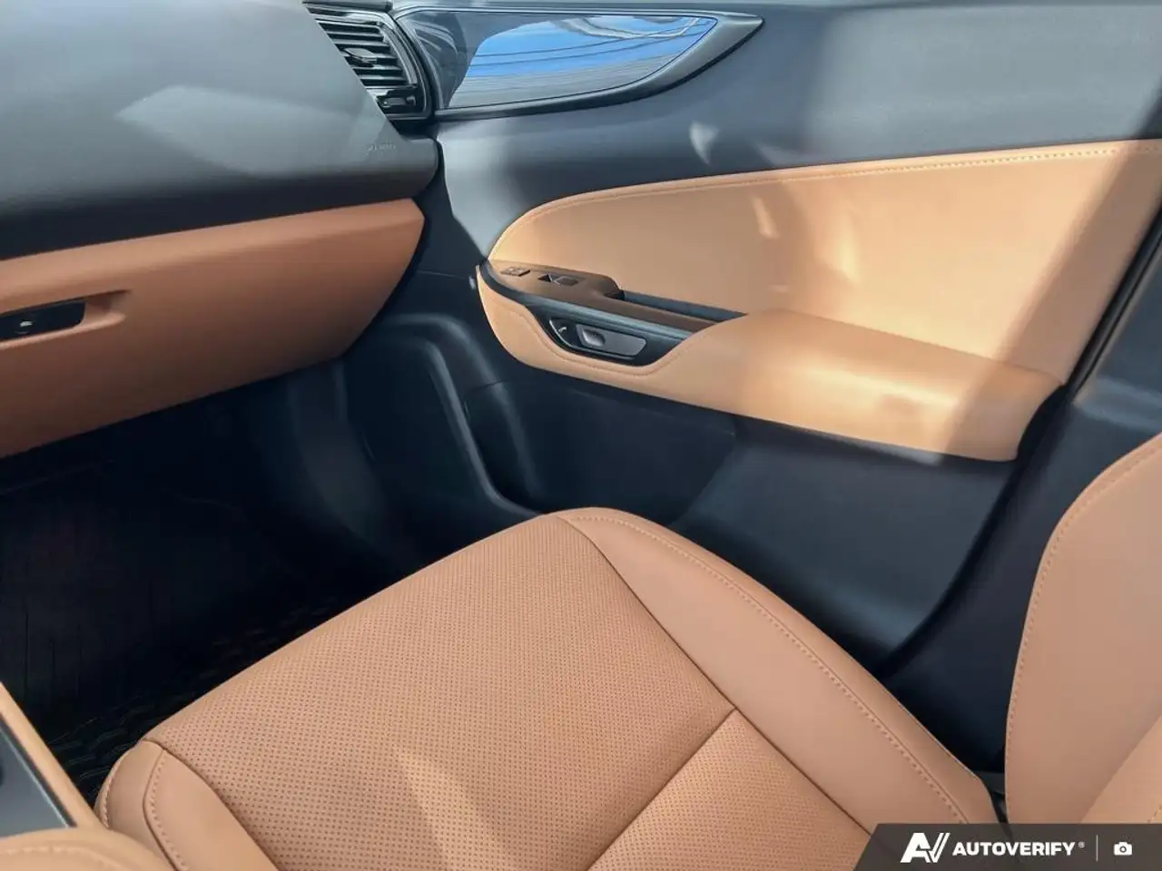 Lexus NX снимка Lexus NX