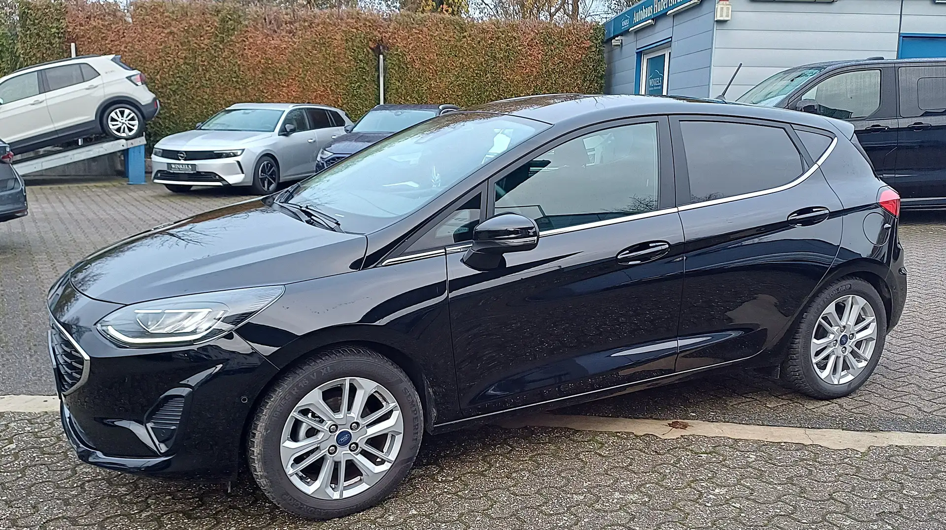 Ford Fiesta Fiesta Titanium-Klimaau-Navi-Kamera-Sitzhg-Alu-PDC Schwarz - 1