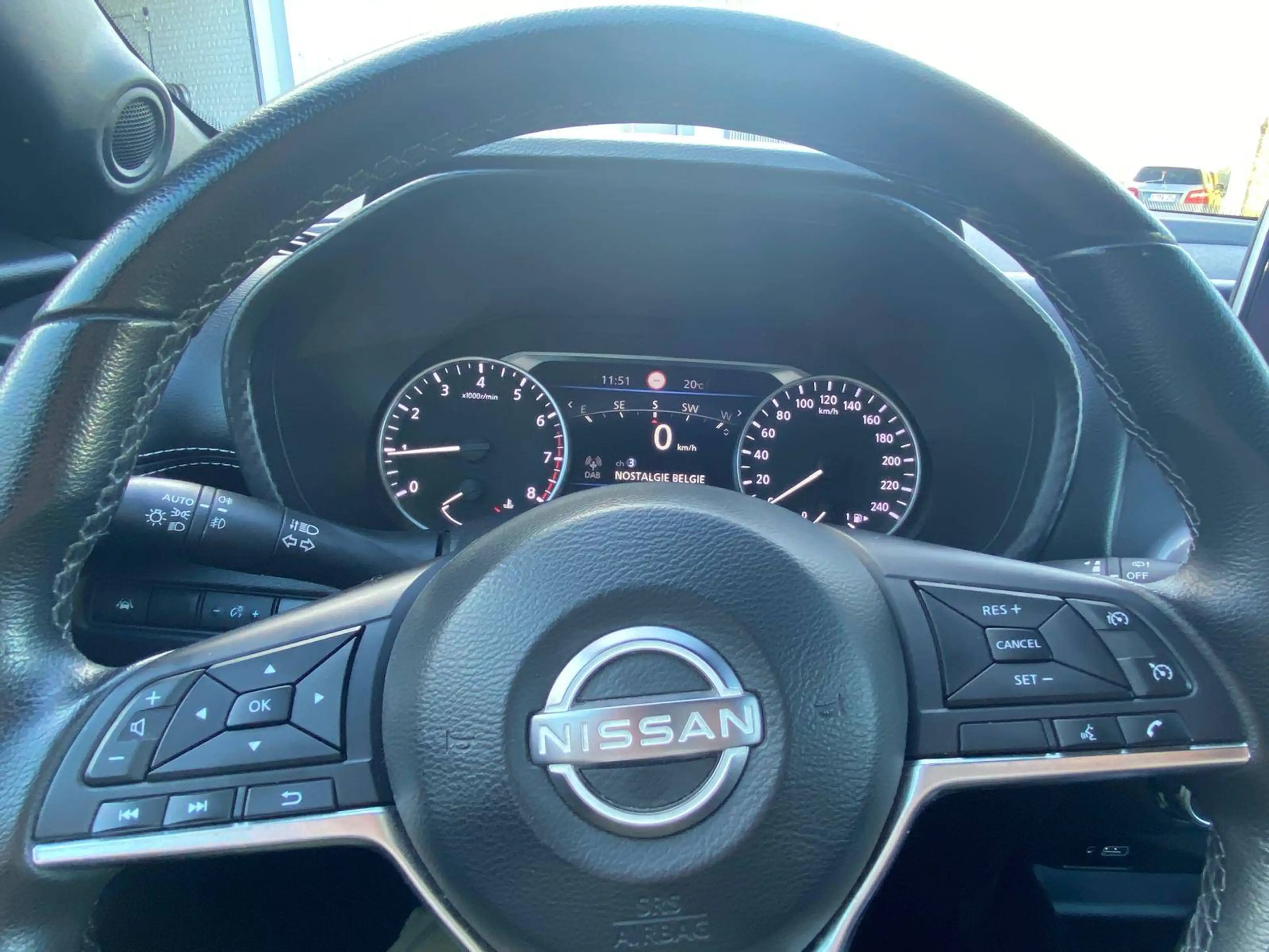 Nissan Juke Juke 1.0 DIG-T 2WD N-Design (EU6AP) — photo 11