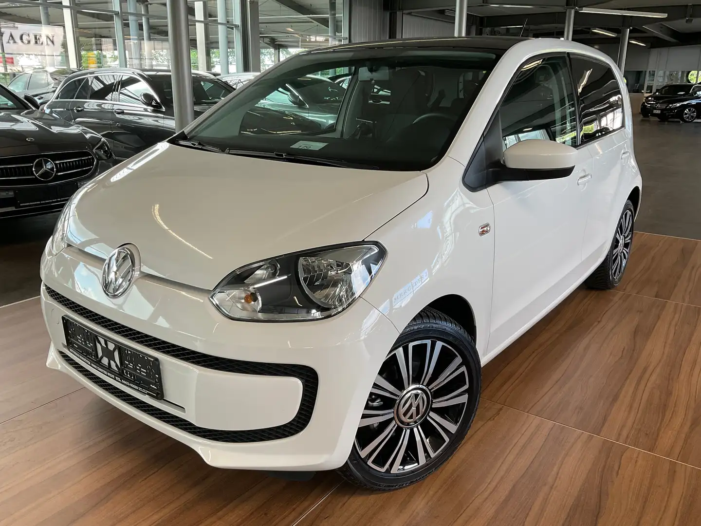 Volkswagen up! up! 1.0 NAVI/PANORAMA/GRA/KLIMA/PDC Blanc - 1